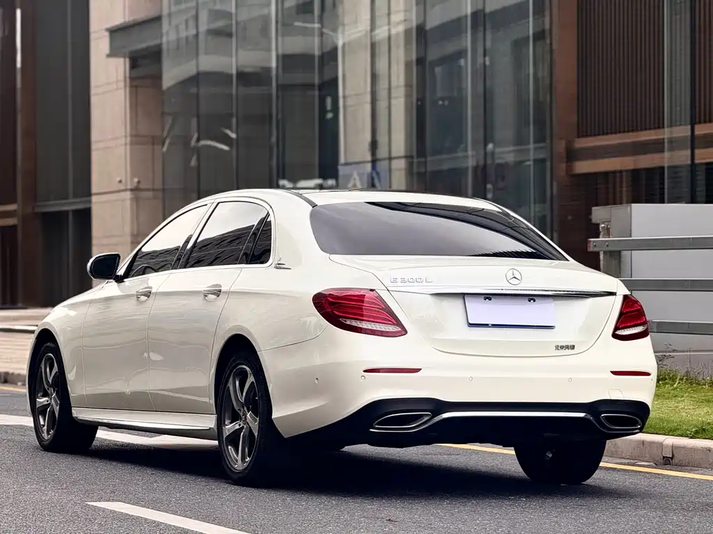 Mercedes-Benz E-Class 2018 — фото 3