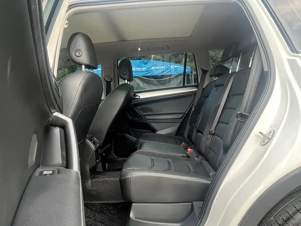 Volkswagen Tiguan L 2018 — фото 15