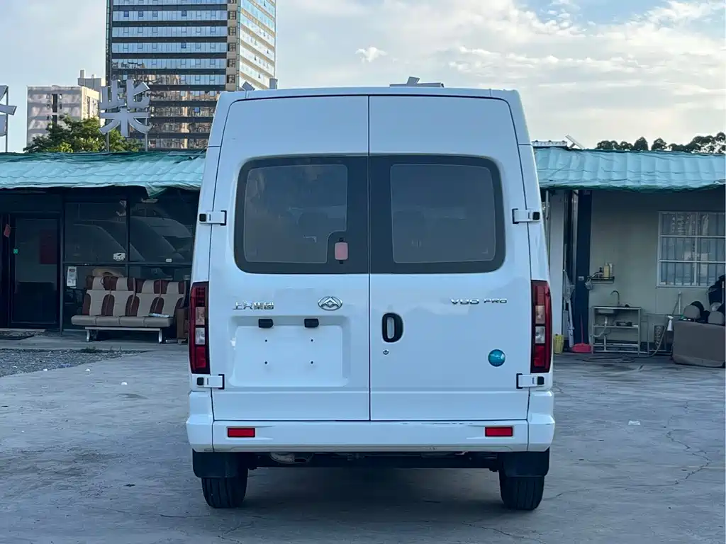 Maxus V80 2024