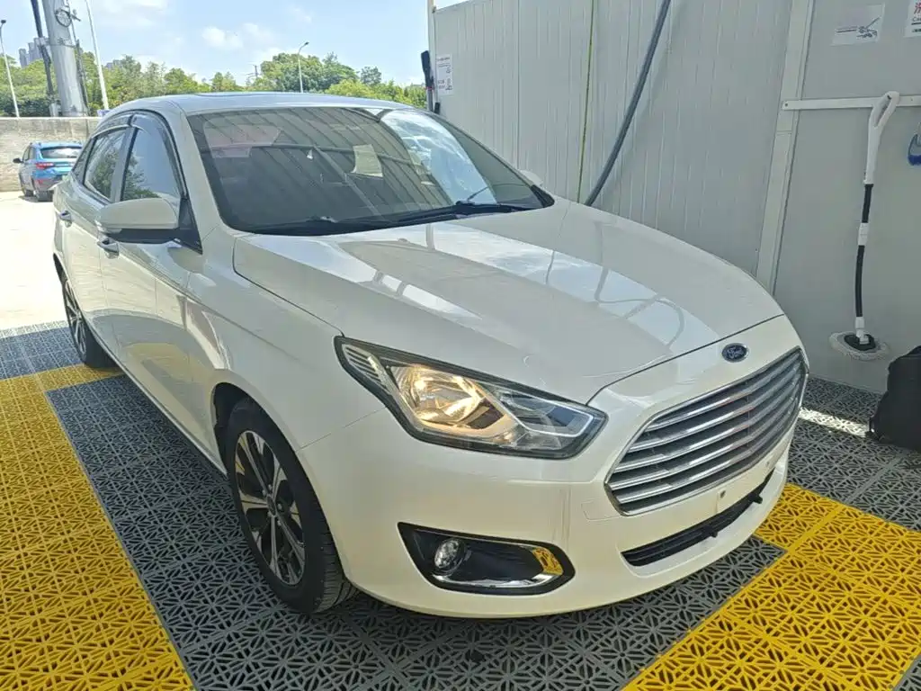 Ford Forrest 2016
