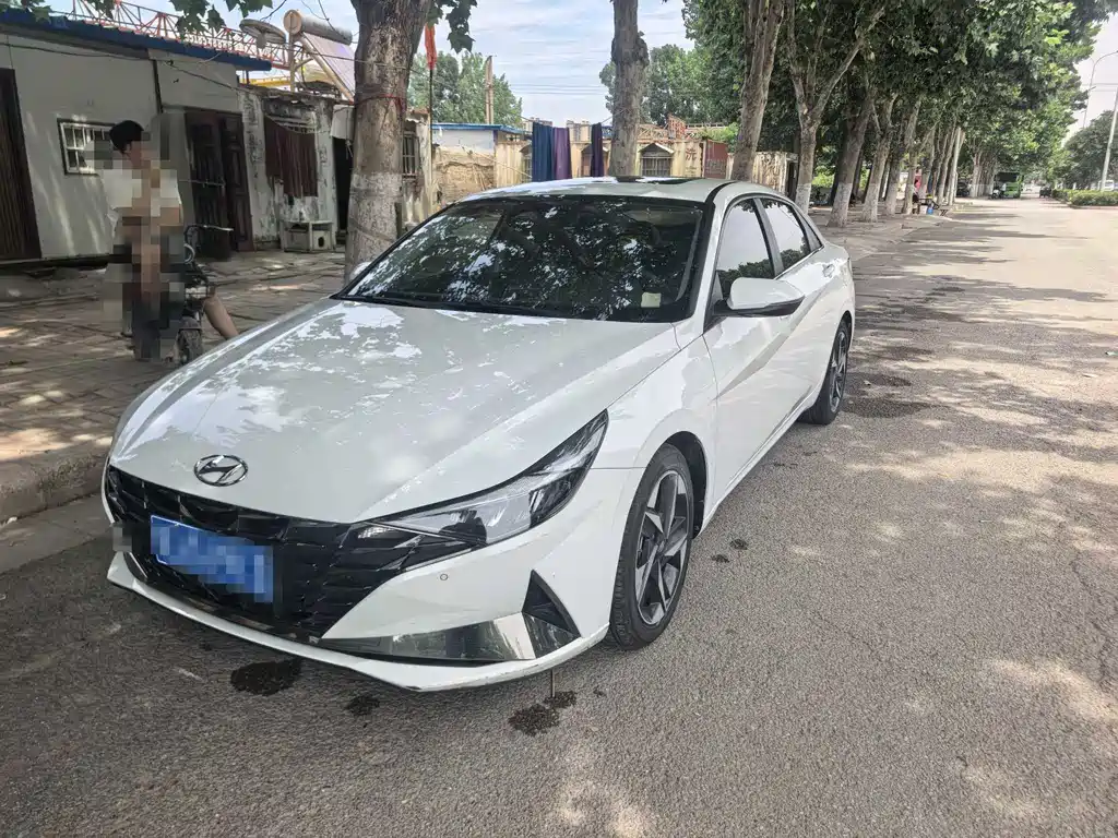 Hyundai Elantra 2022