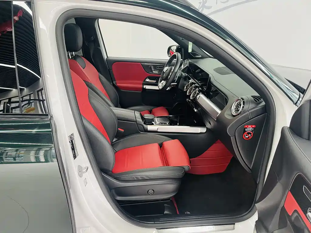 Mercedes-Benz GLB AMG 2023 — фото 13