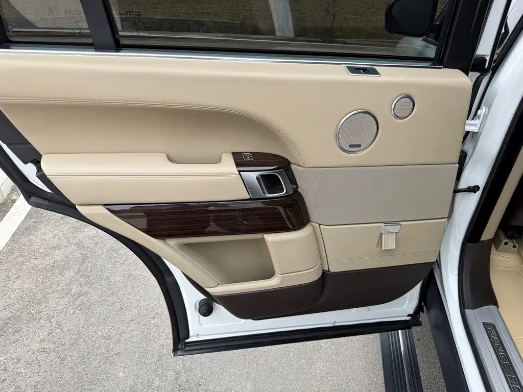 Land Rover Range Rover 2018 — фото 17