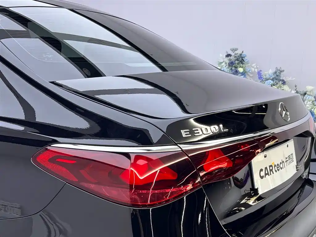 Mercedes-Benz E-Class 2024 — фото 11