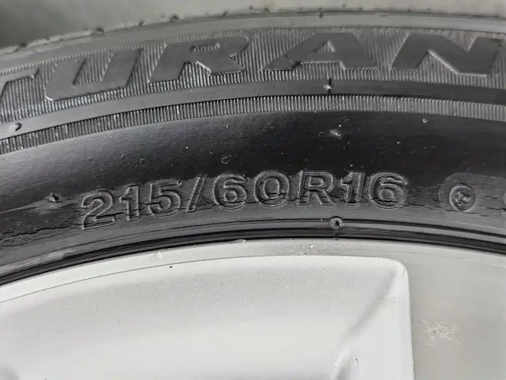 Toyota Camry 2011 — фото 24