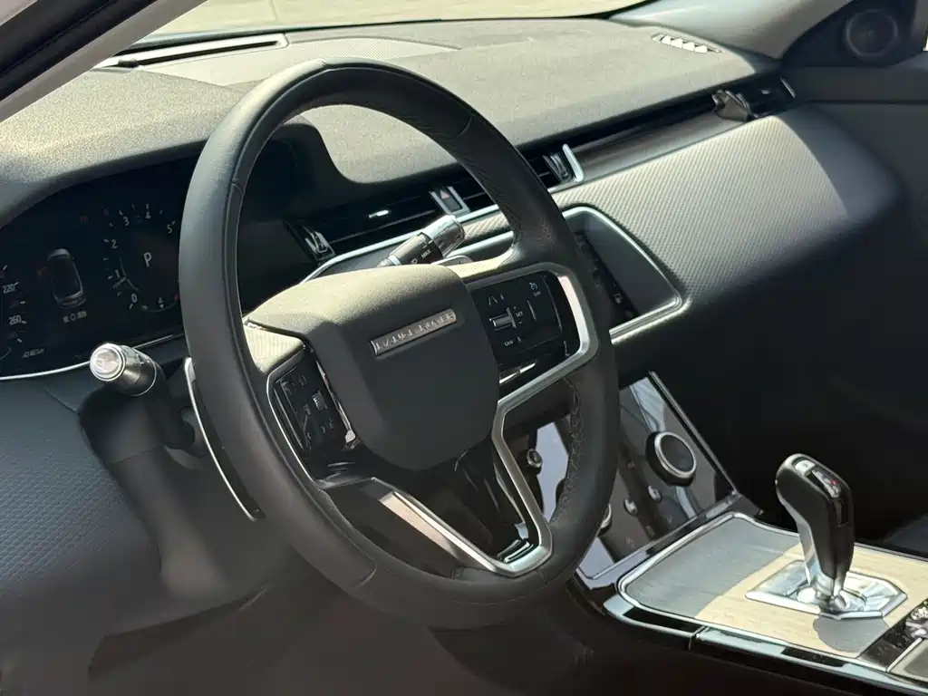 Land Rover Evoque 2021 — фото 15