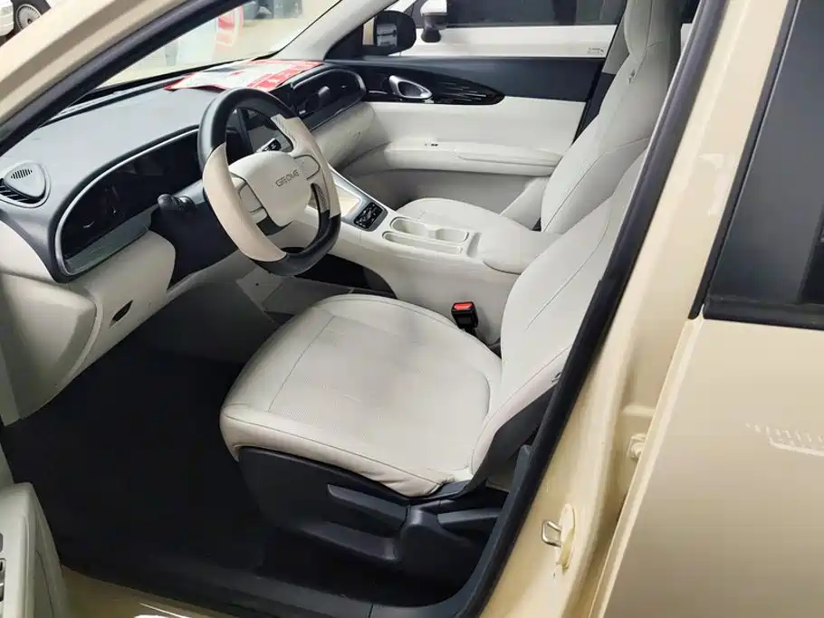 Geely Galaxy Starwish 2025 — фото 9