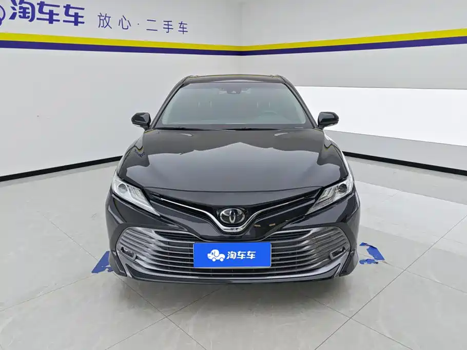 Toyota Camry 2021 — фото 2