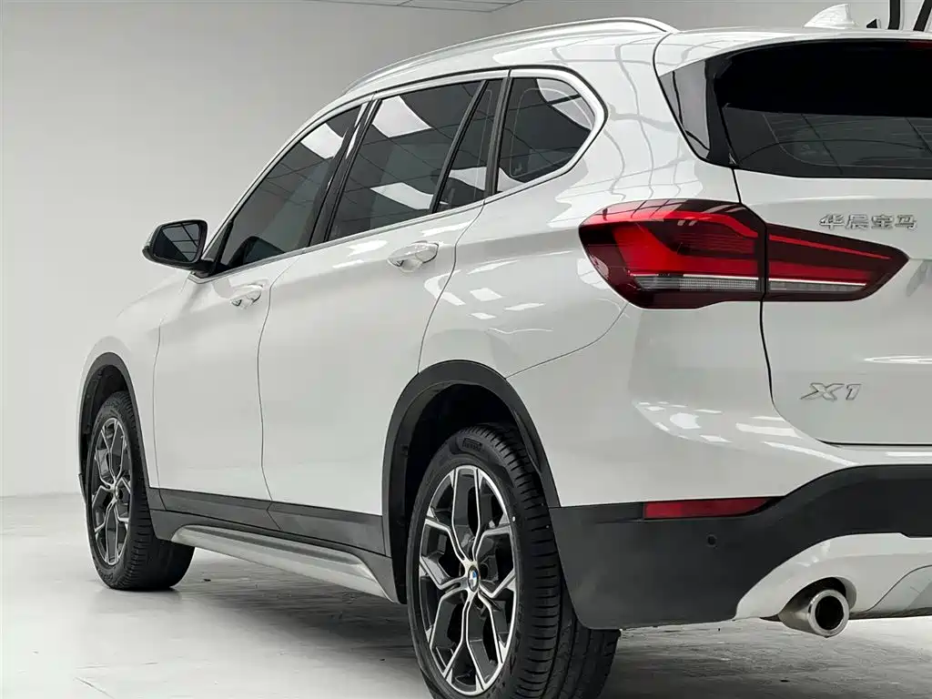 BMW X1 2022 — фото 8
