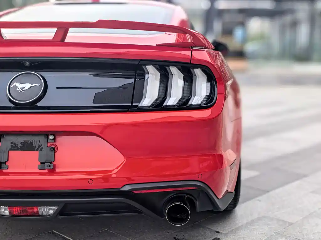 Ford Mustang 2019 — фото 25