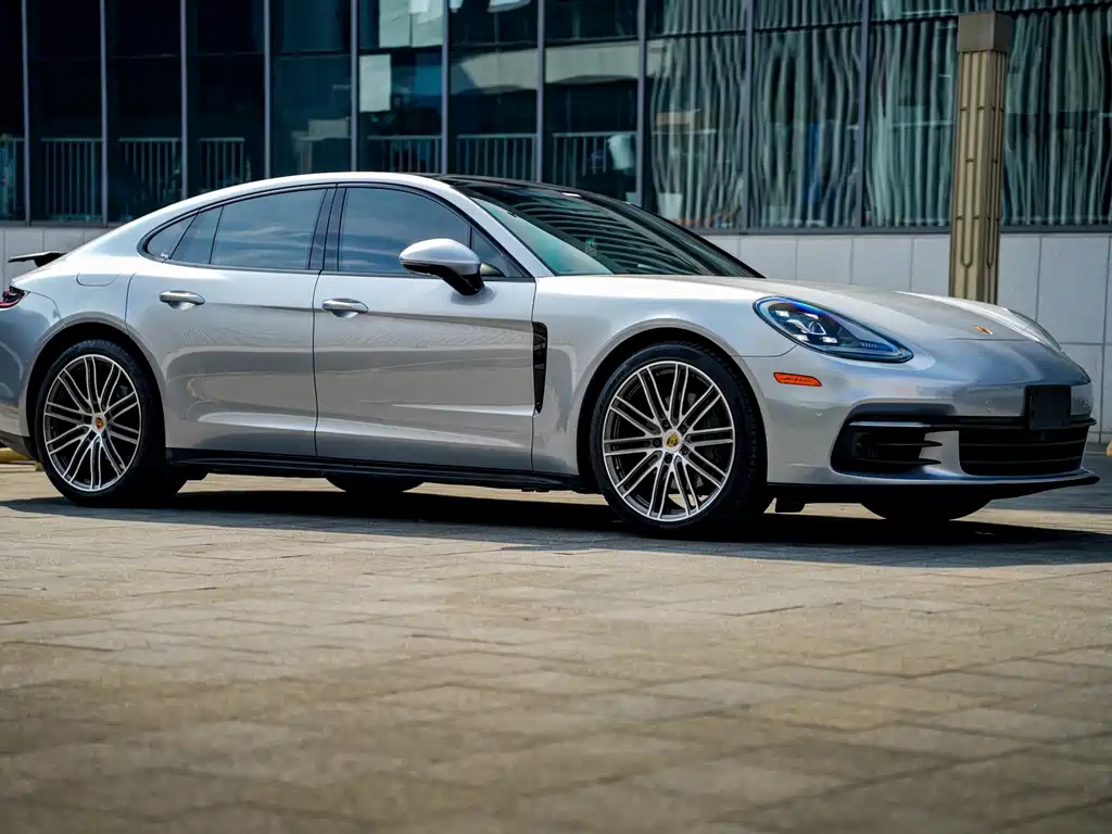 Porsche Panamera 2017 — фото 2