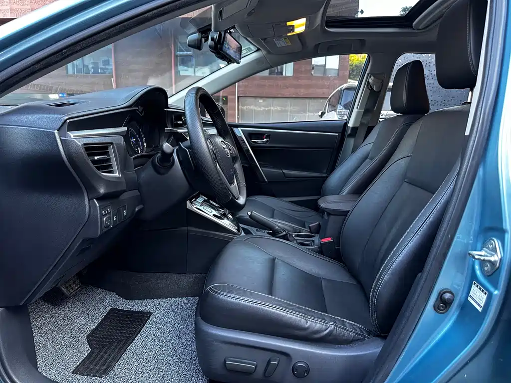 Toyota Corolla 2015 — фото 14