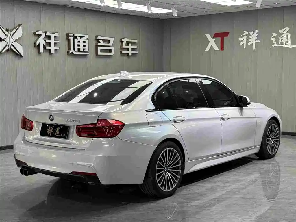 BMW 3 Series 2018 — фото 9