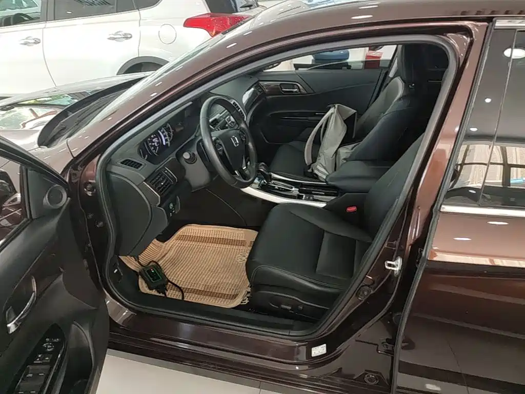 Honda Accord 2017 — фото 15