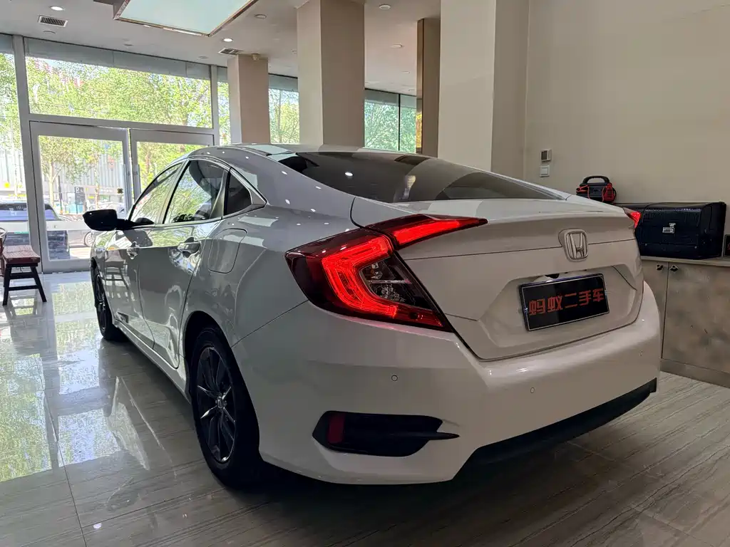 Honda Civic 2019 — фото 4