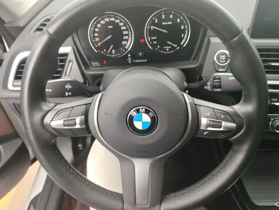 BMW 1 Series 2020 — фото 15