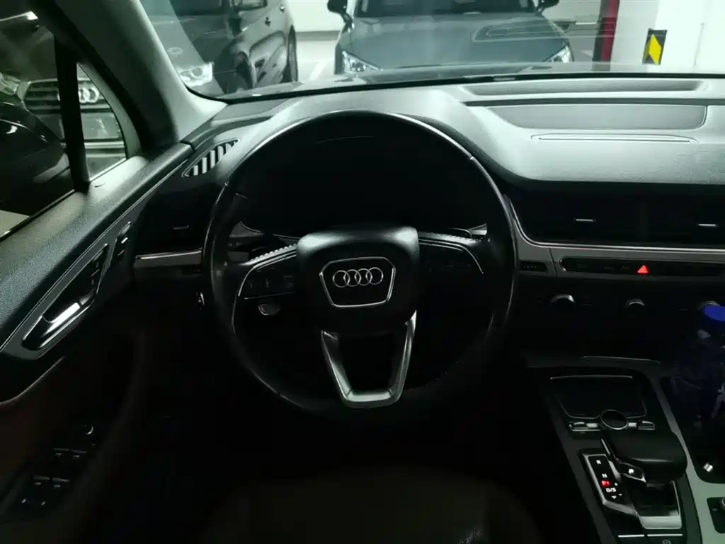 Audi Q7 2018 — фото 17