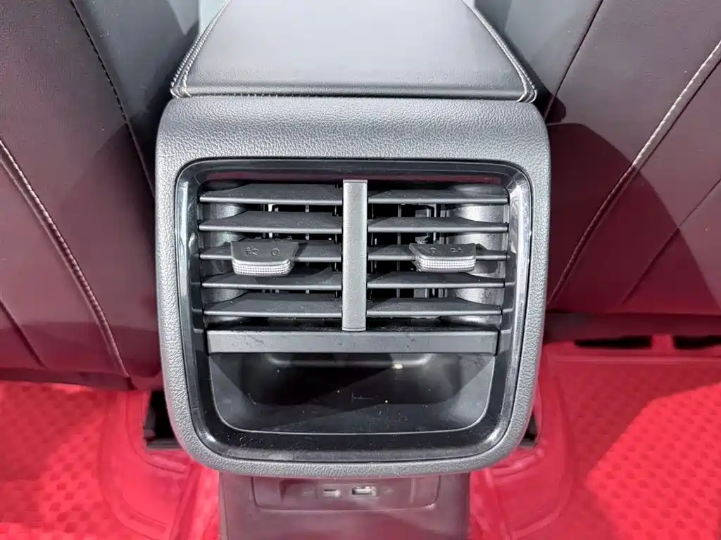 Skoda Octavia 2023 — фото 15