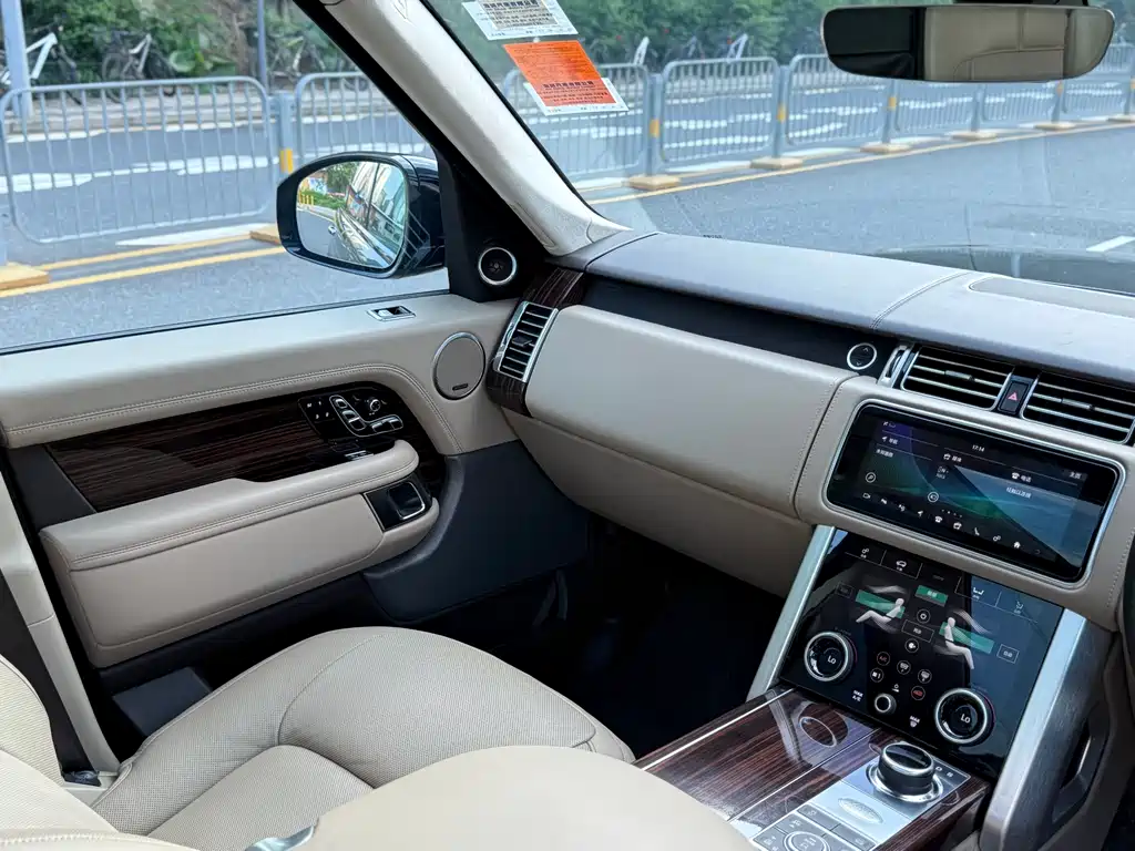 Land Rover Range Rover 2019 — фото 17