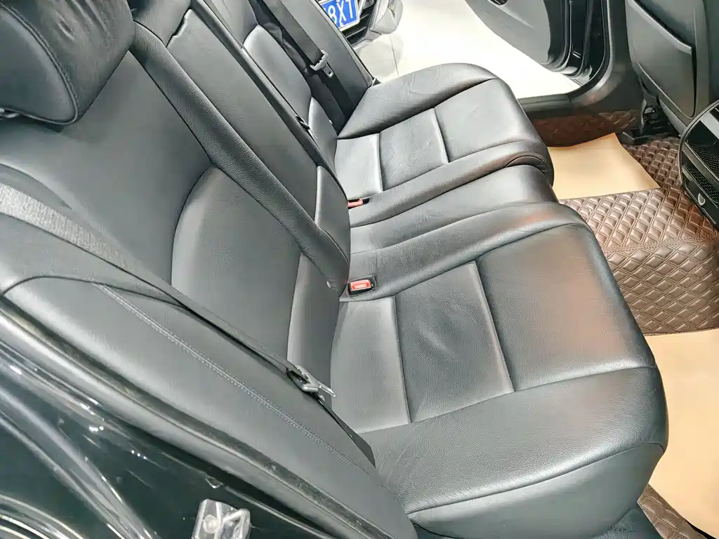 BMW 5 Series 2013 — фото 10