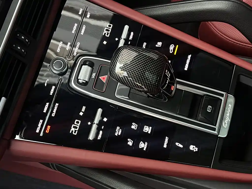 Porsche Cayenne 2020 — фото 18