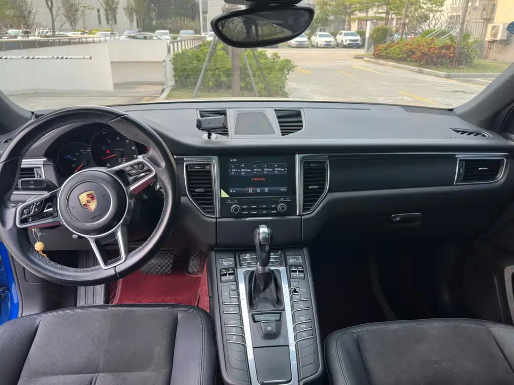 Porsche Macan 2016 — фото 15