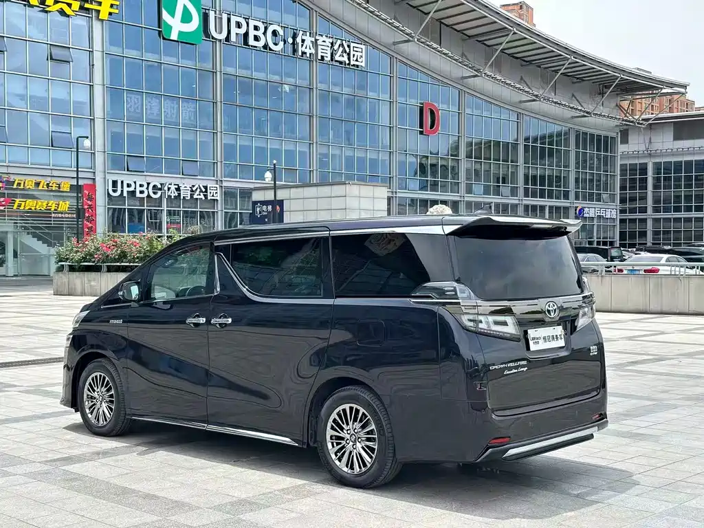 Toyota Vellfire 2023 — фото 5