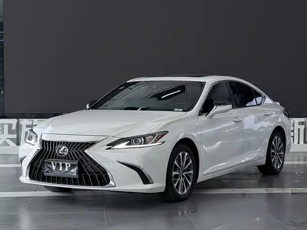 Lexus ES 2023