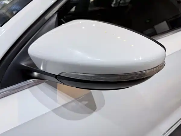 Volkswagen Sagitar 2018
