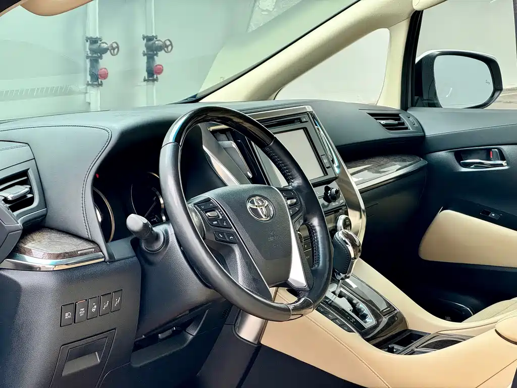Toyota Alphard 2020 — фото 5