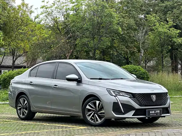 Peugeot 408 2022