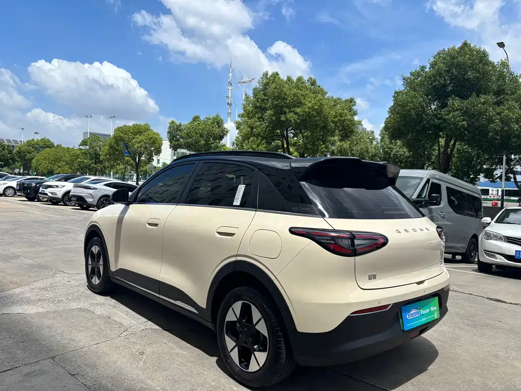 Geely Galaxy Starwish 2024 — фото 10