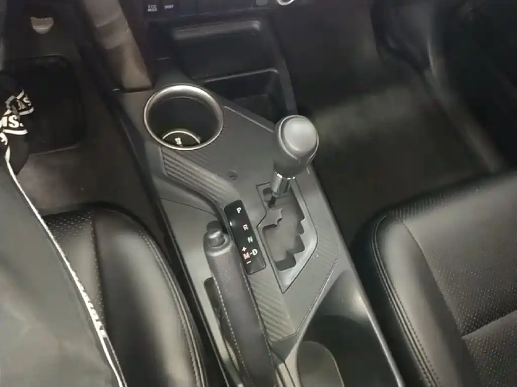 Toyota RAV4 2016 — фото 14