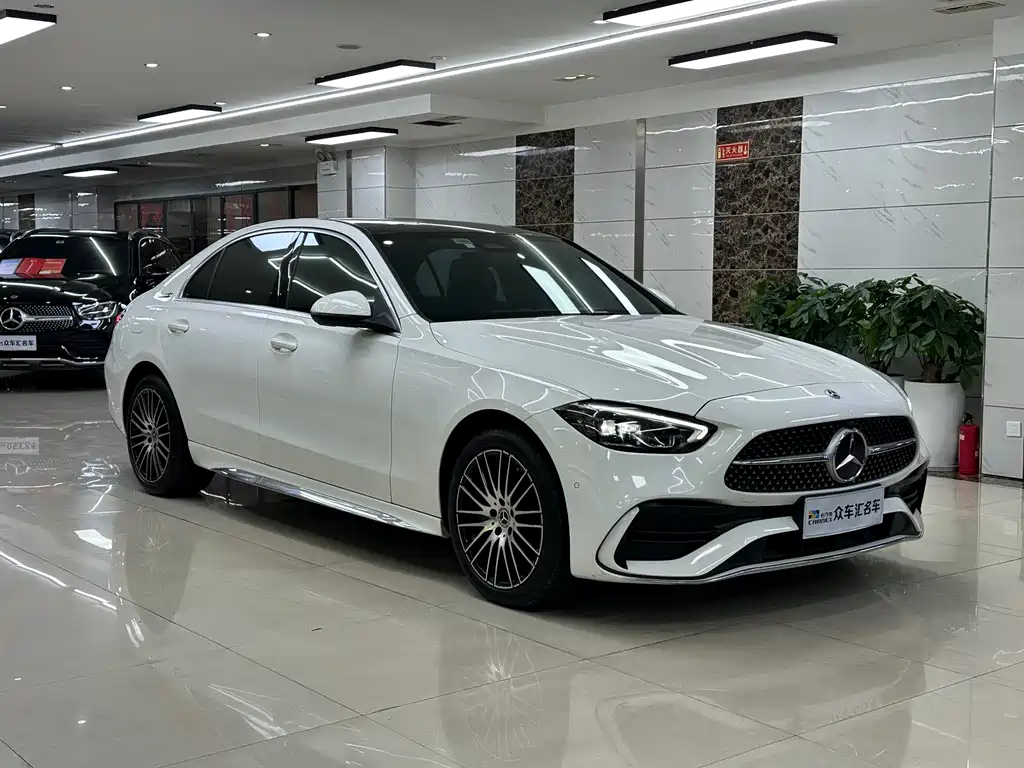 Mercedes-Benz C-Class 2024 — фото 3
