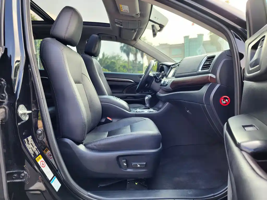 Toyota Highlander 2018 — фото 13