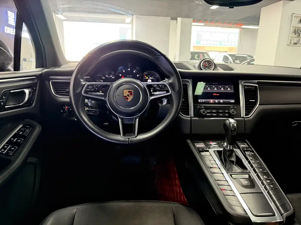 Porsche Macan 2017 — фото 8