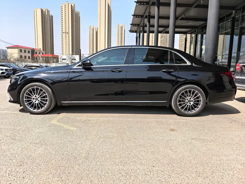 Mercedes-Benz E-Class 2023 — фото 4