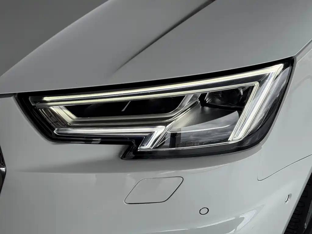 Audi A4L 2020 — фото 16