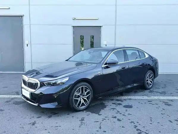 BMW i5 2025