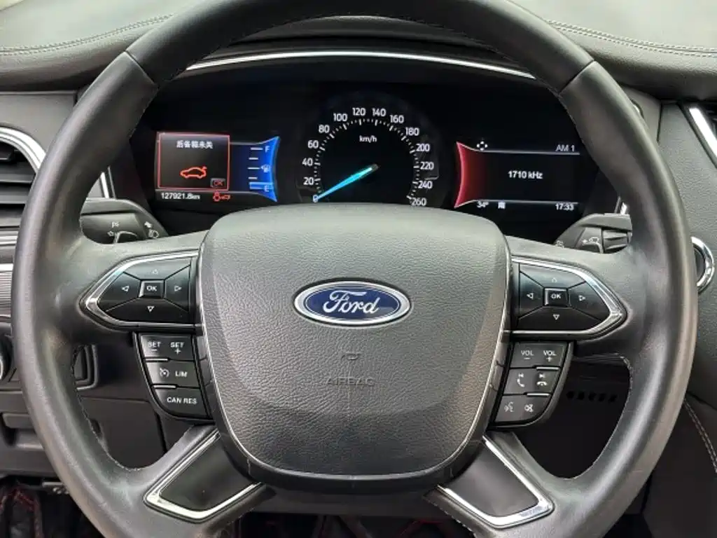 Ford Taurus 2016 — фото 15