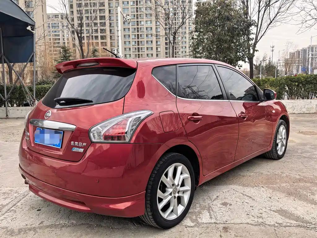 Nissan Tiida 2012