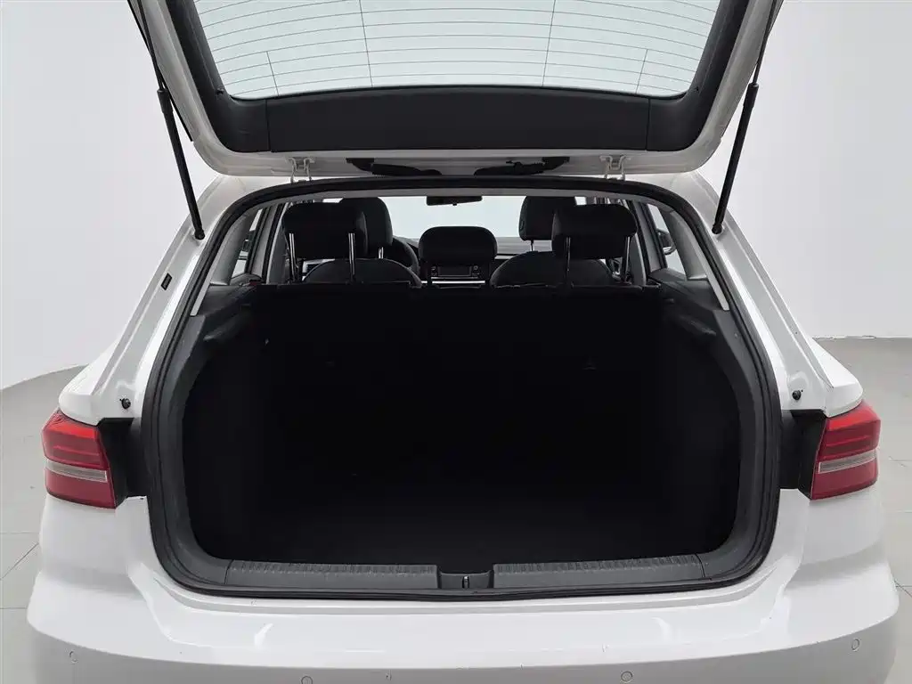 Volkswagen Lavida 2019 — фото 16