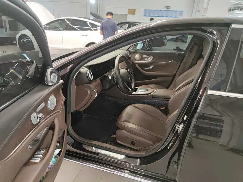 Mercedes-Benz E-Class 2023 — фото 3