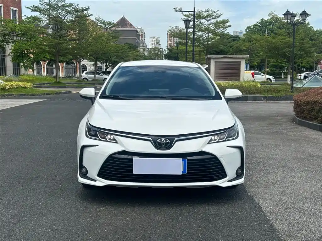 Toyota Corolla 2022 — фото 2