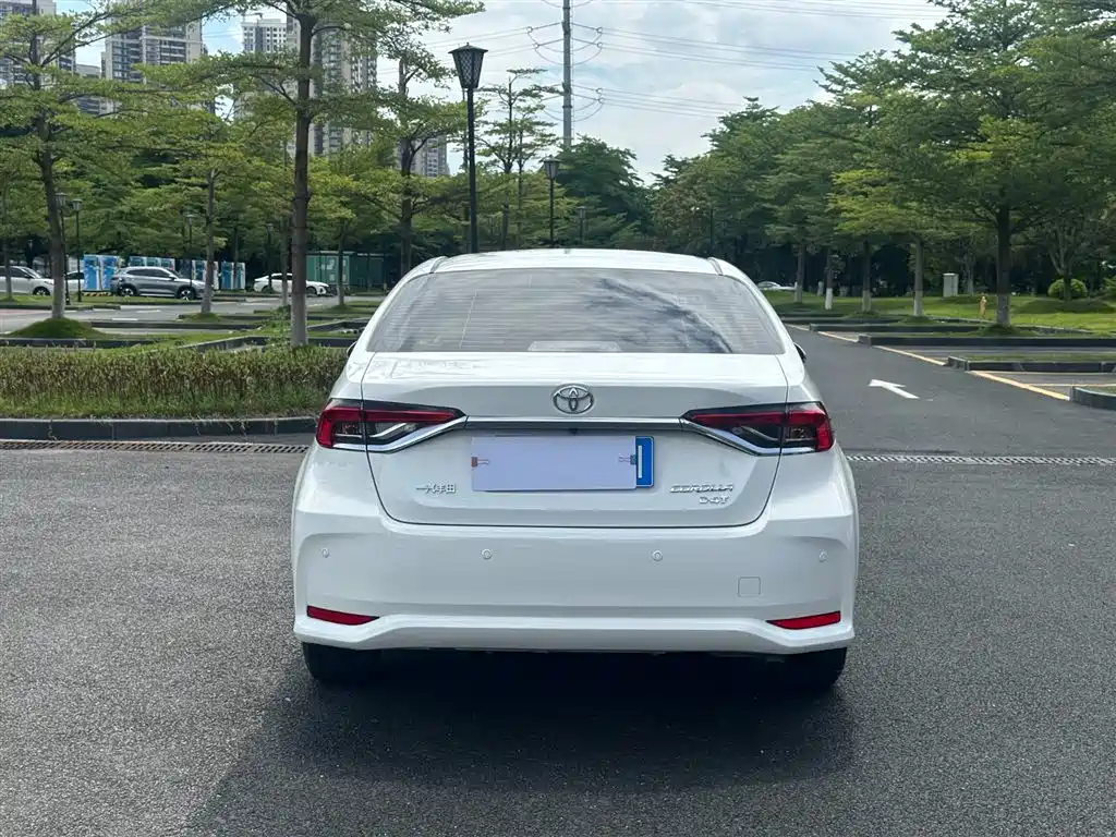 Toyota Corolla 2022 — фото 13