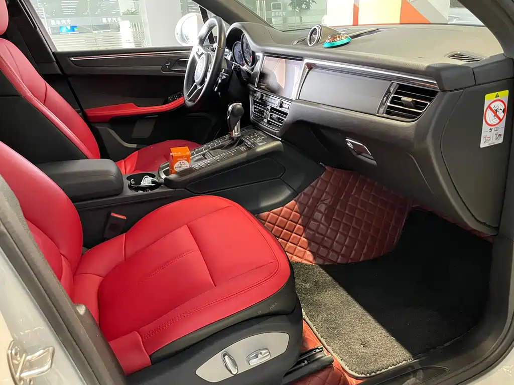 Porsche Macan 2020 — фото 11