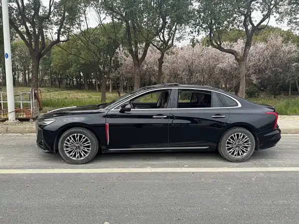 Hongqi H5 2022