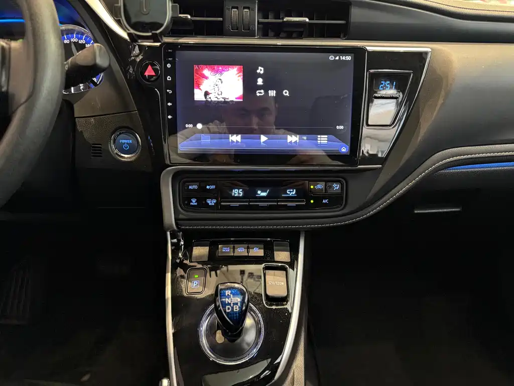 Toyota Corolla Hybrid 2022 — фото 16
