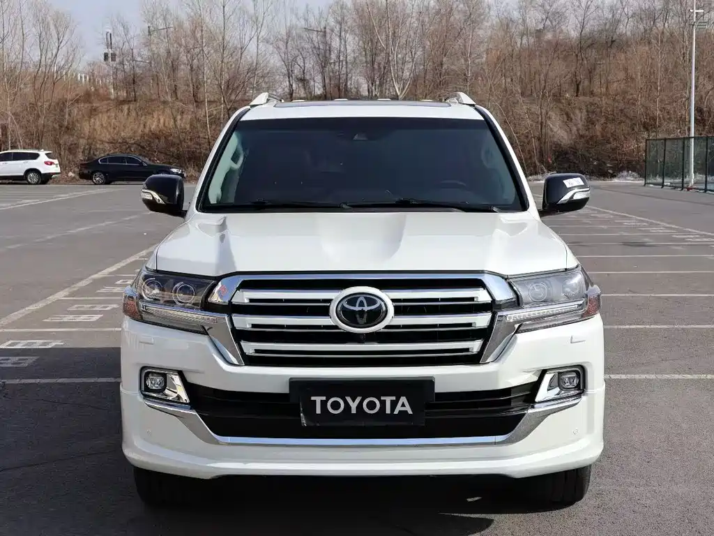Toyota Land Cruiser 2018 — фото 2