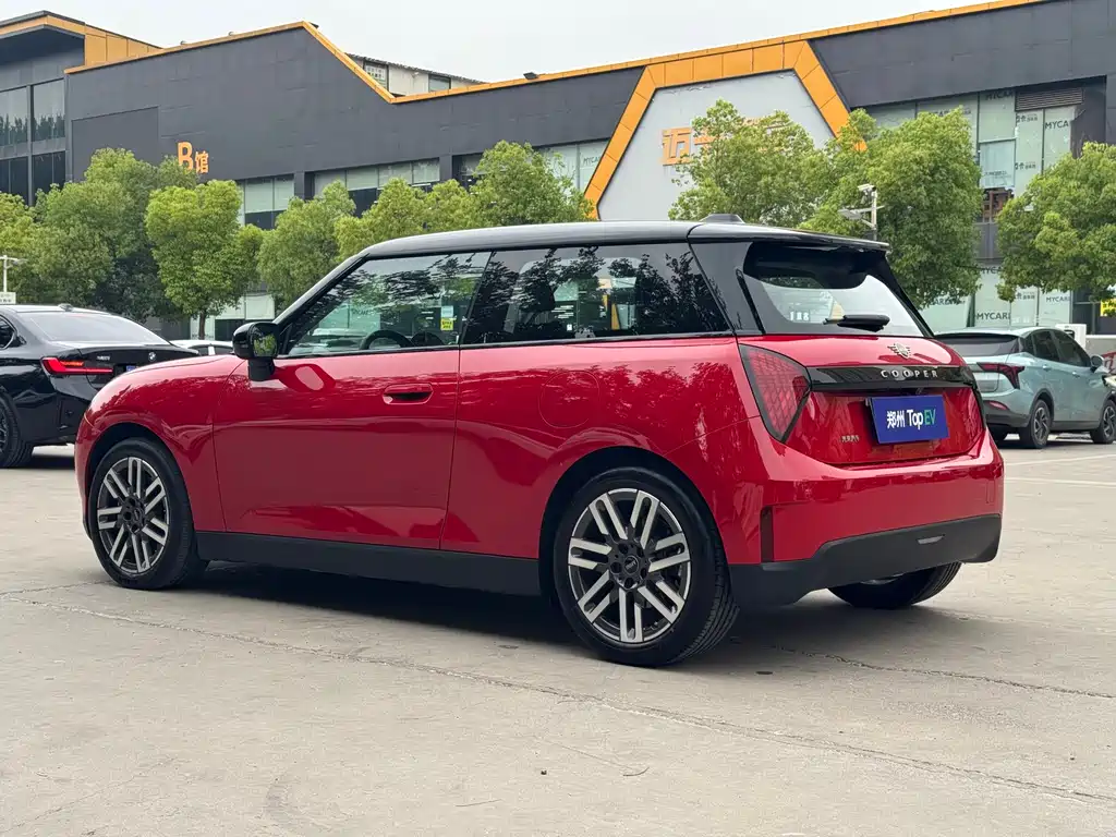MINI COOPER EV 2024 — фото 15